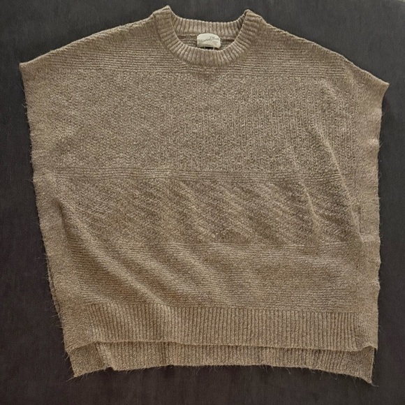 Universal Thread Sweaters - **Universal Thread Soft Greige Crew Neck Sweater – OSFM**